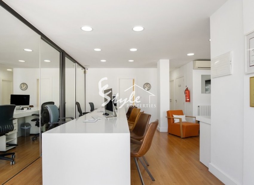 Вторичное жилье - Commercial - Torrevieja - Торревьеха