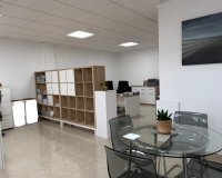 Вторичное жилье - Коммерческая недвижимость - Villamartín - Ла Зения