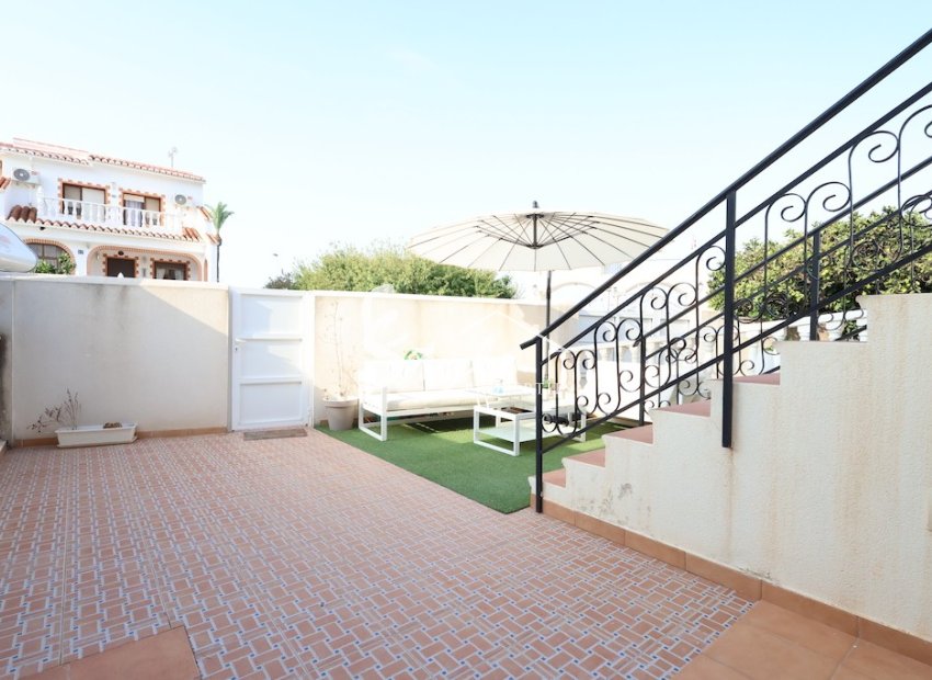 Вторичное жилье - Semi-Detached Villa - Torrevieja - Торревьеха