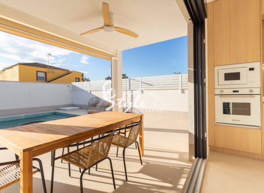 Вторичное жилье - Semi-Detached Villa - Torrevieja - Торревьеха