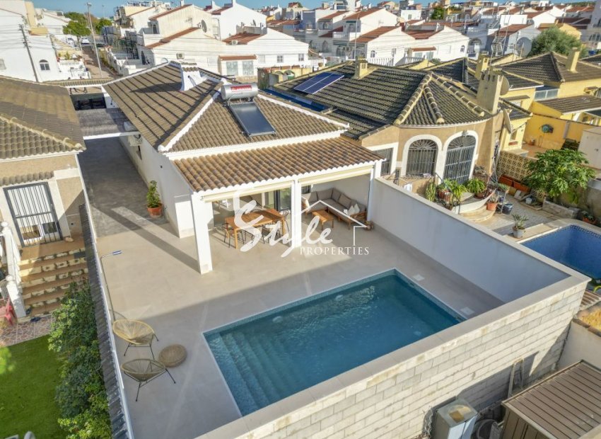 Вторичное жилье - Semi-Detached Villa - Torrevieja - Торревьеха