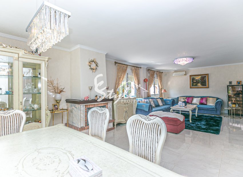 Вторичное жилье - Вилла - Кампоамор