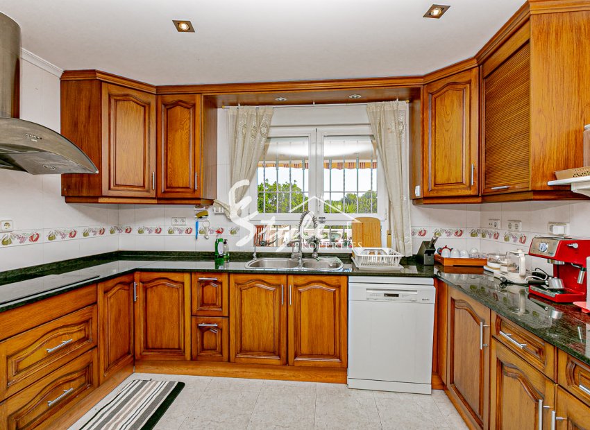 Вторичное жилье - Вилла - Кампоамор