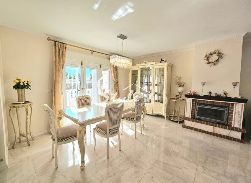 Вторичное жилье - Вилла - Кампоамор