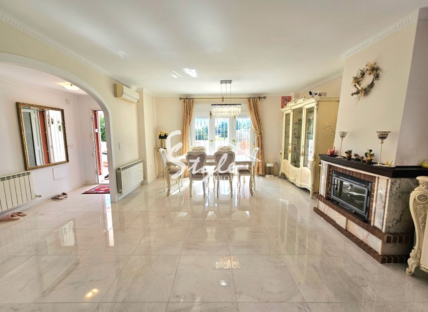 Вторичное жилье - Вилла - Кампоамор