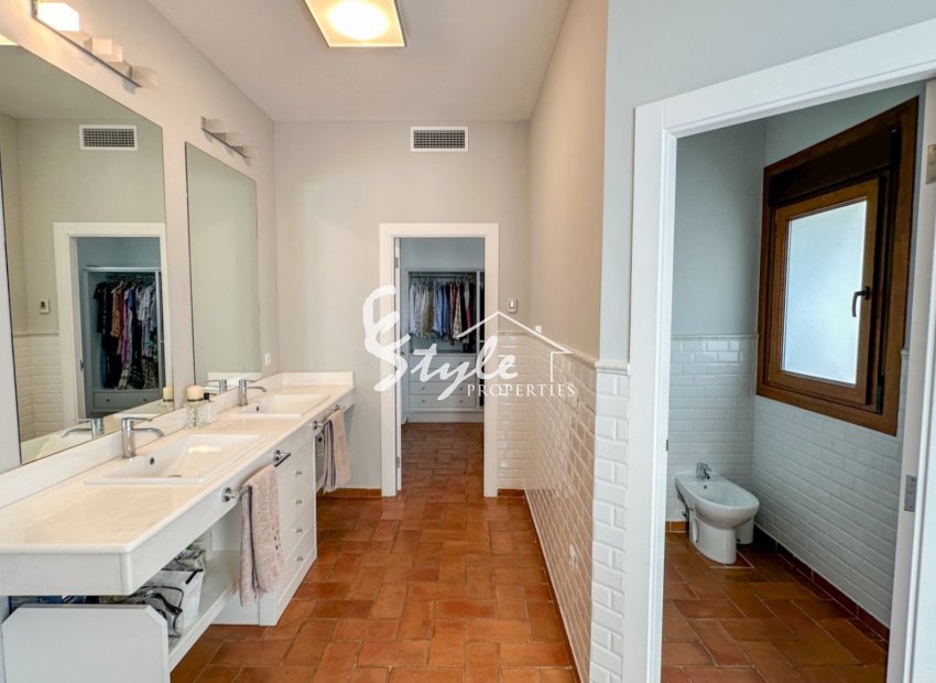 Вторичное жилье - Вилла - Кампоамор