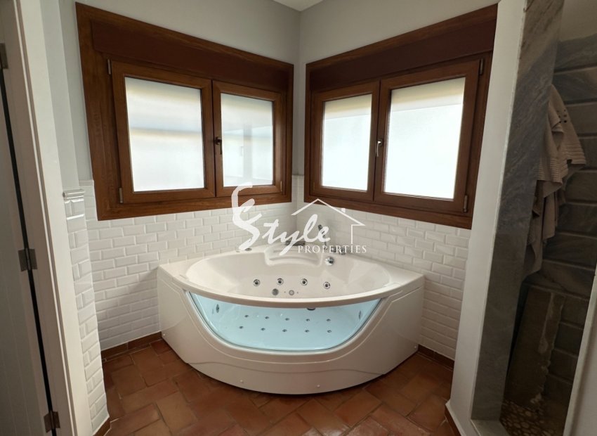 Вторичное жилье - Вилла - Кампоамор