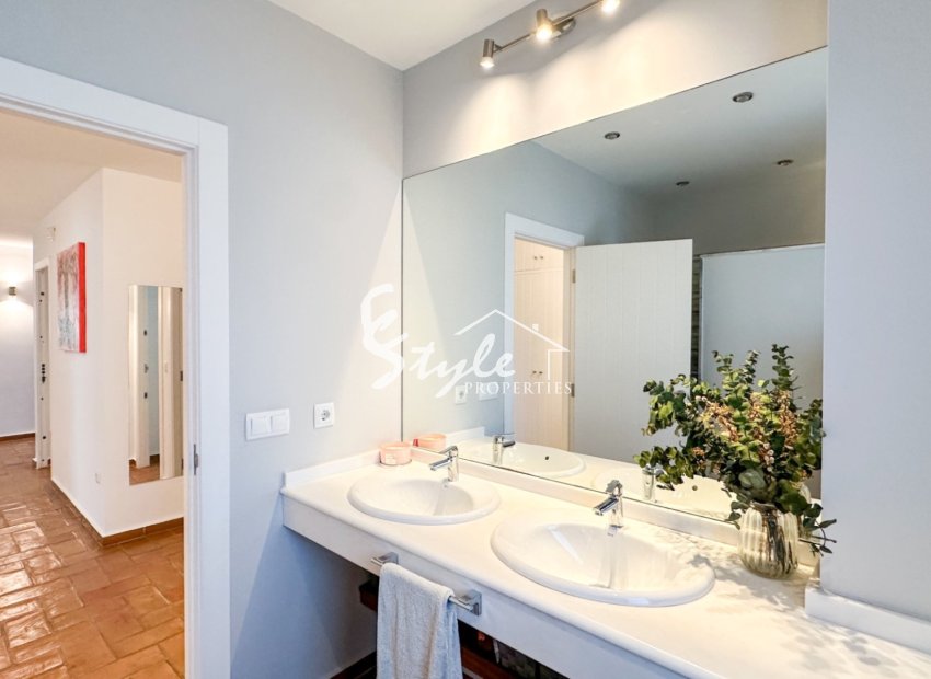 Вторичное жилье - Вилла - Кампоамор