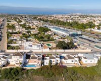 Вторичное жилье - Вилла - Torrevieja - Urbanización San Luis