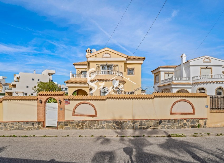 Вторичное жилье - Вилла - Villamartin, Orihuela Costa - Castillo de Don Juan