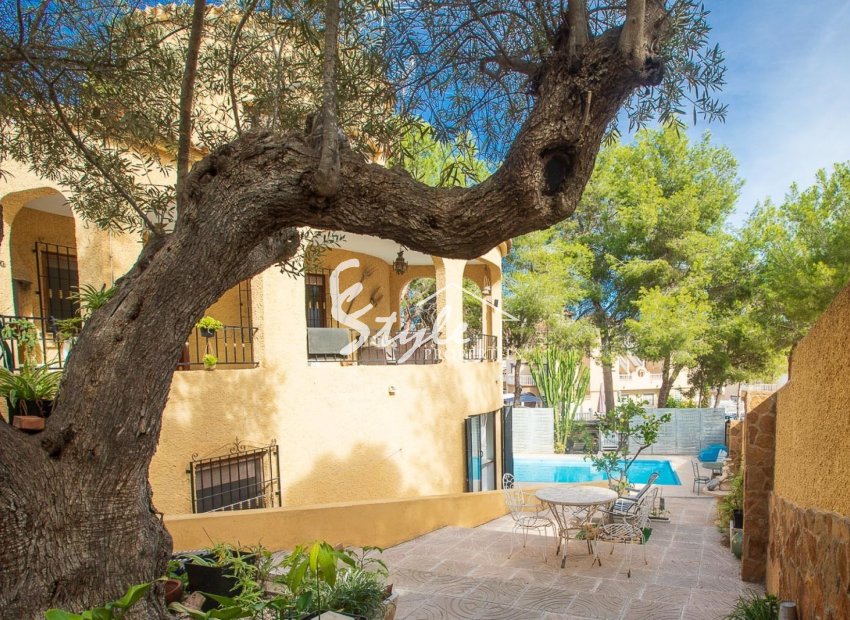 Вторичное жилье - Вилла - Villamartin, Orihuela Costa - Res. Las Filipinas