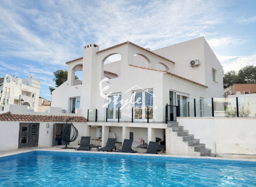 Вторичное жилье - Вилла - Villamartin, Orihuela Costa - Вилламартин