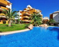 Жилой комплекс с бассейном