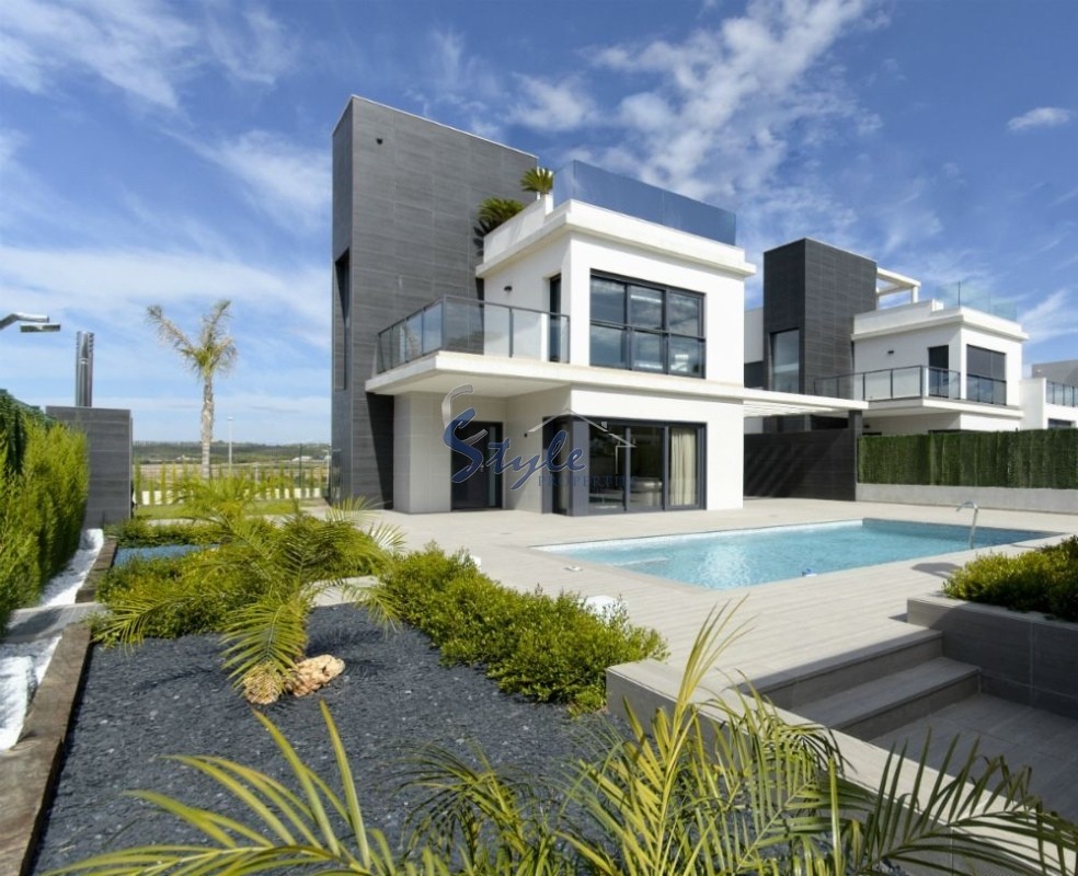 To which public do we direct the sale of  New Build Villas in Villamartín ?