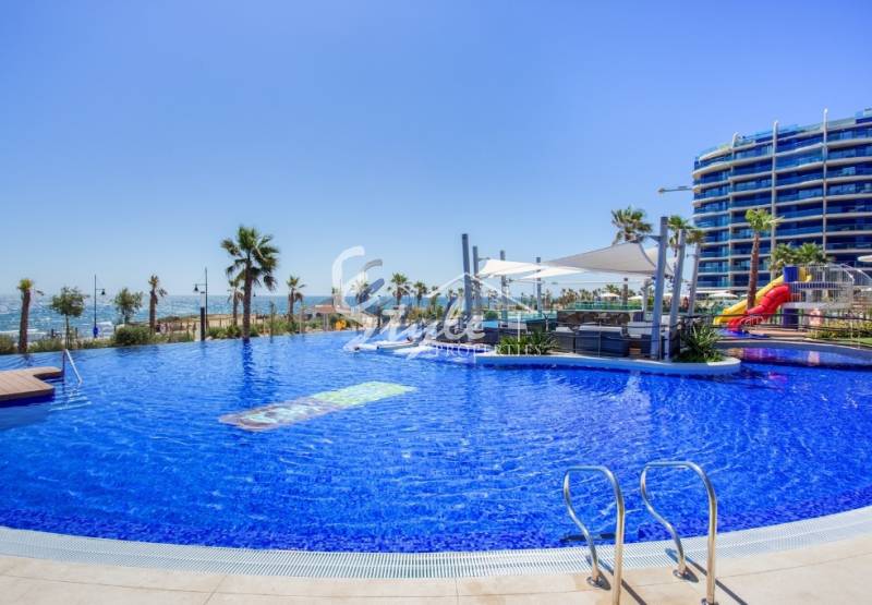 Comprar apartamento cerca de la playa en Punta Prima, Orihuela Costa, Costa Blanca