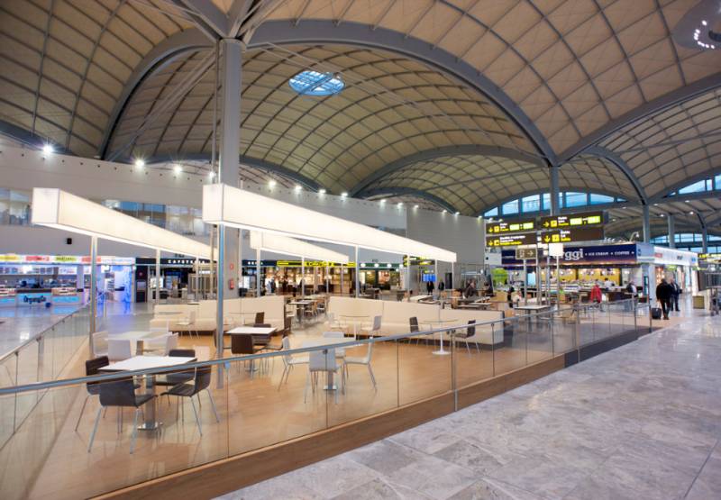 Количество пассажиров аэропорта Аликанте значительно выросло в июле 
