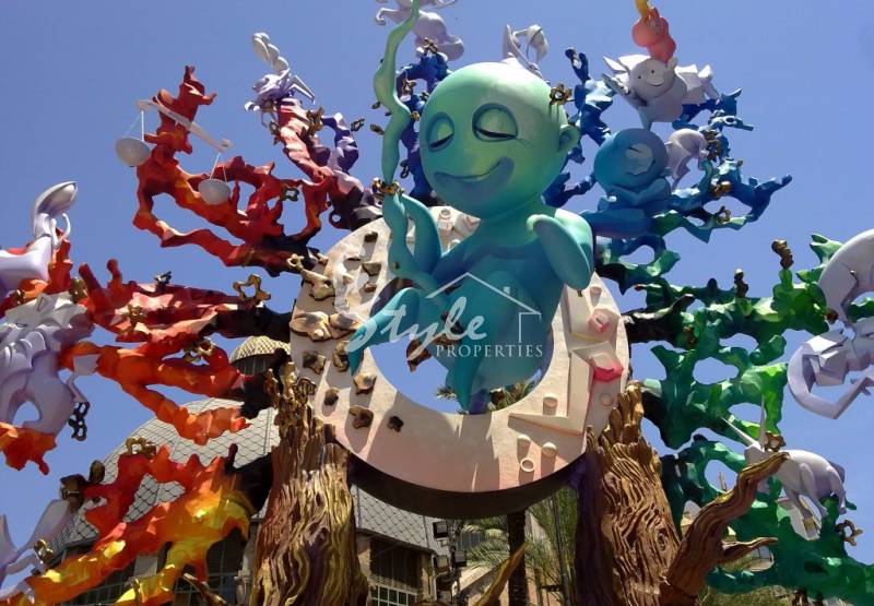 ​Alicante celebrates the arrival of summer with the Bonfires of San Juan