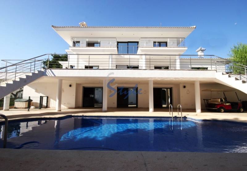 ​Property for sale in Villamartin near the golf, Costa Blanca, Spain