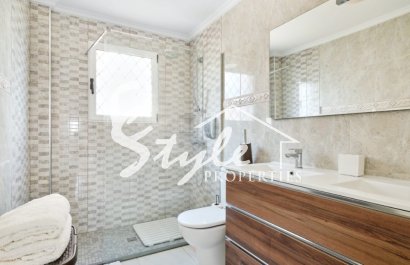 Resale - Villa - Pinar De Campoverde