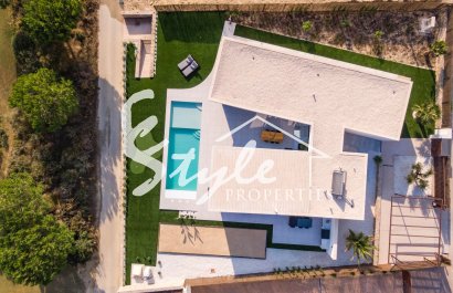 Роскошная новая вилла на продажу в Сан Мигель де Салинас, Ориуэла Коста, Коста Бланка Юг, Испания