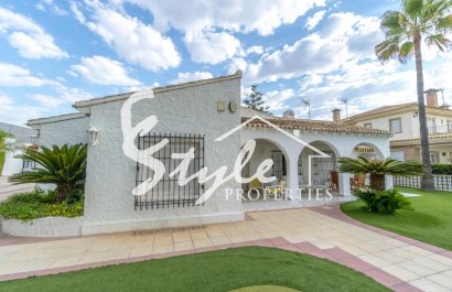 Resale - Villa - Punta Prima
