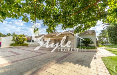 Resale - Villa - Punta Prima