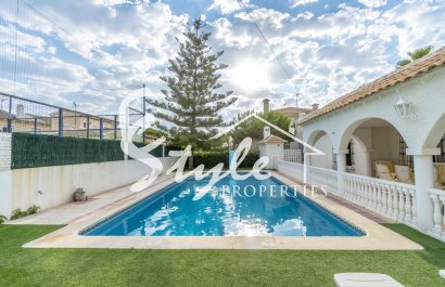 Unique First Line Property for sale in Punta Prima, Costa Blanca South, Spain ID 3747
