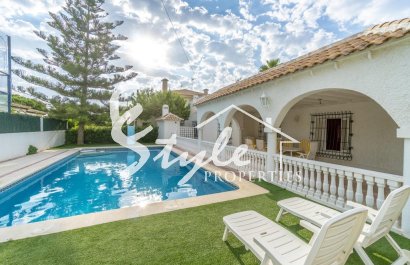 Resale - Villa - Punta Prima