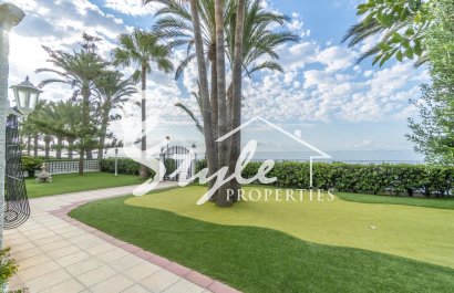 Unique First Line Property for sale in Punta Prima, Costa Blanca South, Spain ID 3747