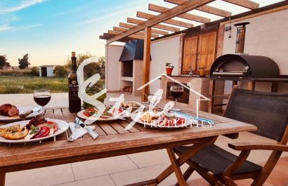 Buy Country house on a large plot in Los Montesinos, Costa Blanca. ID: 4165