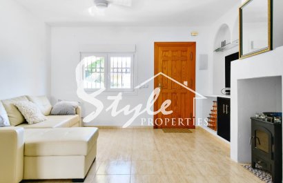 Дом с частным бассейном в Торре де Орадада, Коста Бланка Юг, Испания ID3976