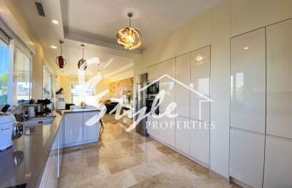 Resale - Villa - La Zenia