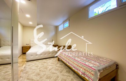 Resale - Villa - La Zenia