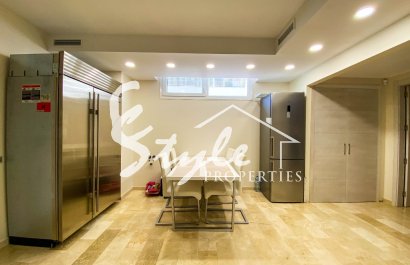 Resale - Villa - La Zenia