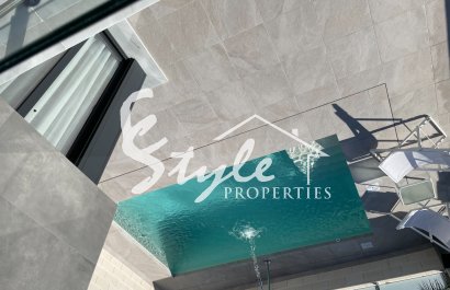 На продажу новые просторные виллы с частным бассейном Лос Альтос