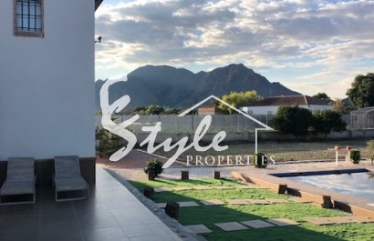 Comprar nueva villa con parcela y piscina privada en Callosa del Segura. ID ON1368 