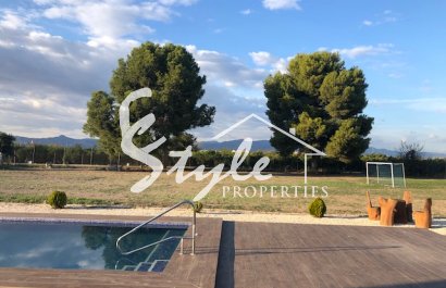 Comprar nueva villa con parcela y piscina privada en Callosa del Segura. ID ON1368 