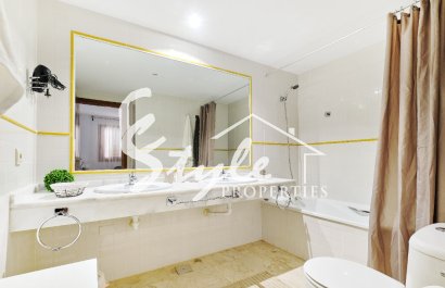 Ático 2 dormitorios en alquiler La Entrada, Punta Prima, Costa Blanca. ID092