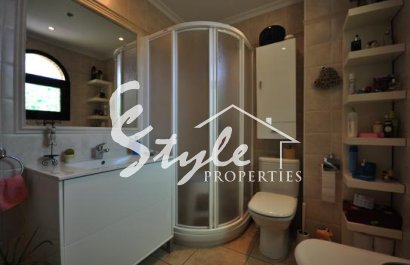 Resale - Villa - Villamartin