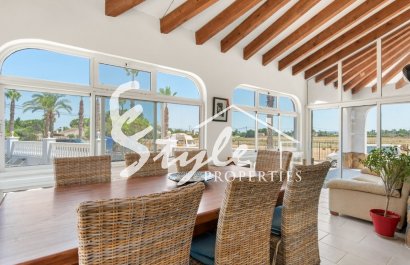 Comprar finca rustica con piscinas y zonas ajardinadas en Catral, Costa Blanca. ID 4924