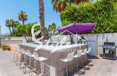 Comprar finca rustica con piscinas y zonas ajardinadas en Catral, Costa Blanca. ID 4924