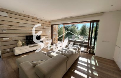 Se vende villa moderna cerca de campos de golf en Las Colinas, Costa Blanca, España. ID1273