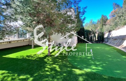 Se vende villa moderna cerca de campos de golf en Las Colinas, Costa Blanca, España. ID1273