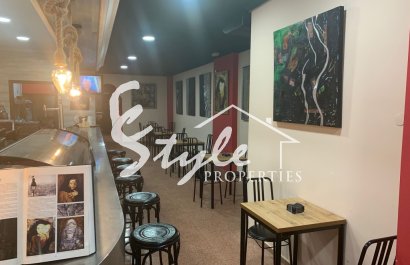 Rentable bar en venta en el centro de Alicante, Costa Blanca, España. ID090