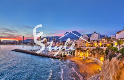 Casas adosadas de obra nueva en Finestrat, Costa Blanca, España. ON1513_A