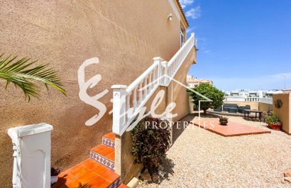 Продается пентхаус с видом на море и садом в Ла Синуэлика, Пунта Прима, Коста Бланка. ID3336