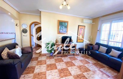 Купить угловой таунхаус около моря в кабо роиг. id 6071