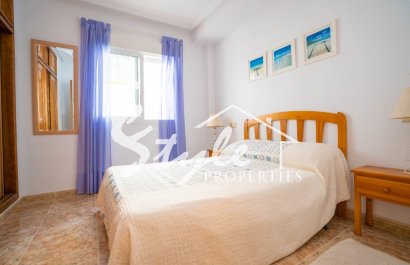 В продаже квартира в комплексе с бассейном у моря в Пунта Прима, Коста Бланка, Испания. ID3338