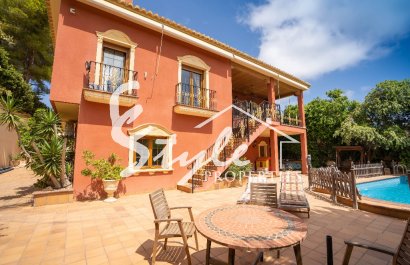 For sale beachside luxury villa in Campoamor, Orihuela Costa, Costa Blanca, Spain. ID2600