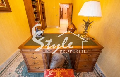 Resale - Villa - Campoamor